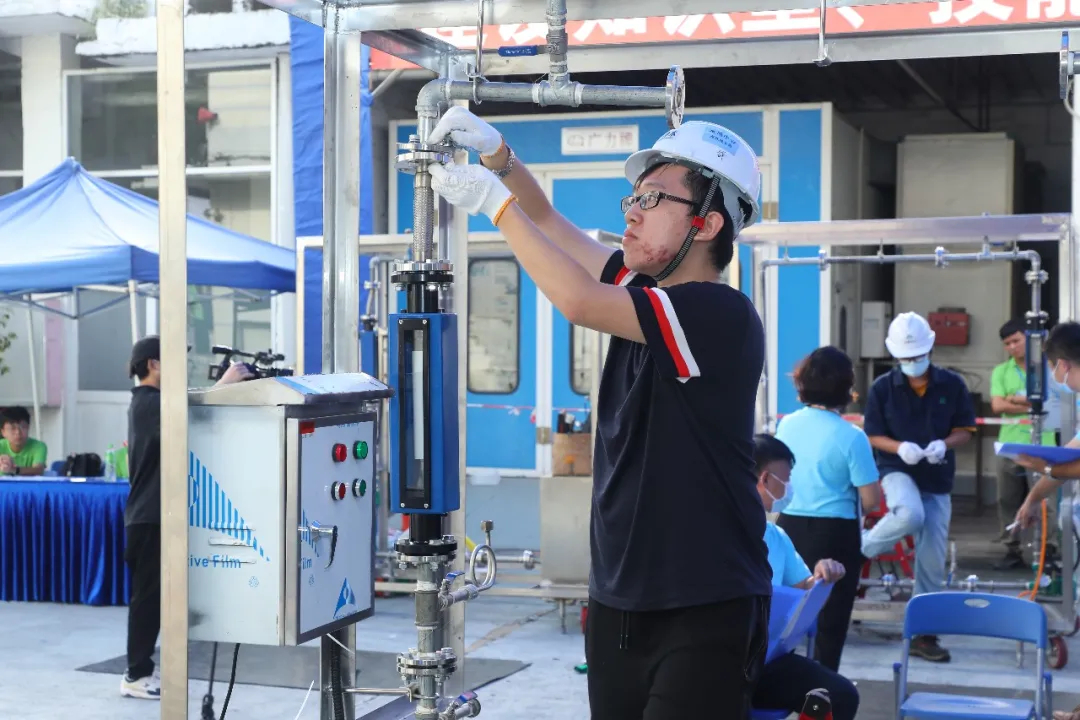 1603188836457662.jpg 石井凈水分公司孔祥偉在比賽現場(chǎng)_副本.jpg